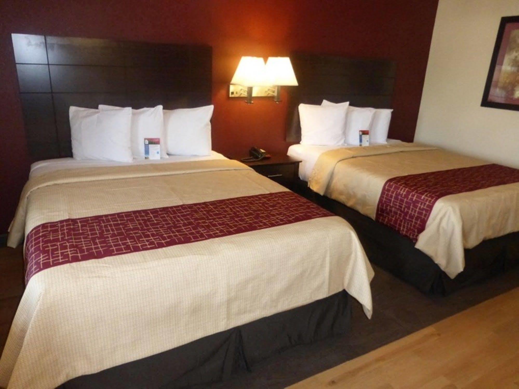 Red Roof Inn Bakersfield Exterior photo
