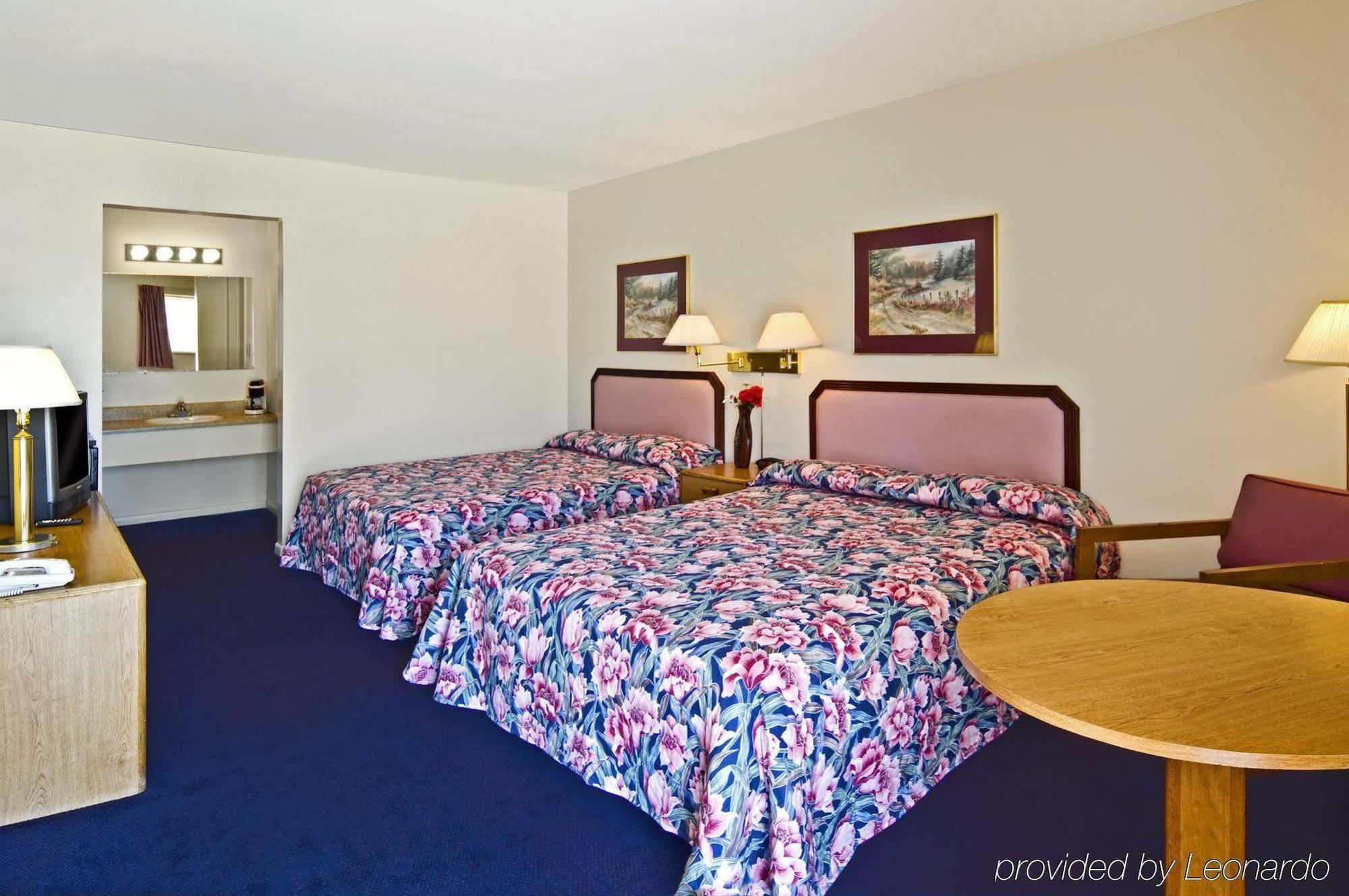 Red Roof Inn Bakersfield Exterior photo