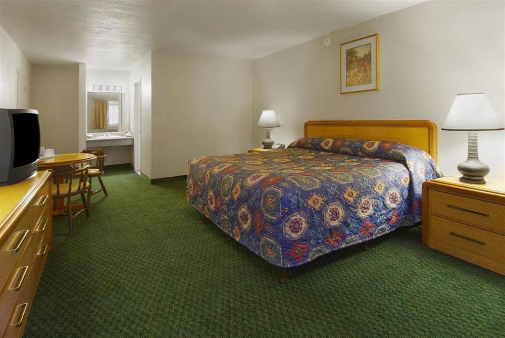 Red Roof Inn Bakersfield Room photo
